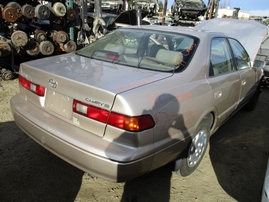 1997 TOYOTA CAMRY LE BEIGE 2.2L AT Z15055